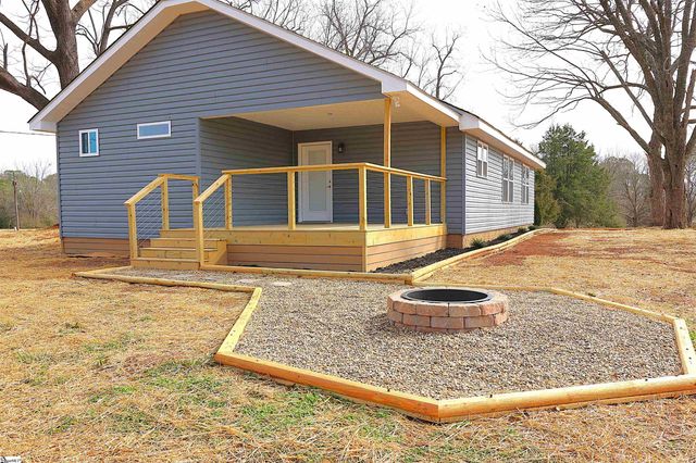 1736 Ezell Road, Chesnee, SC 29323