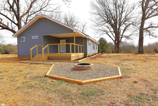 1736 Ezell Road, Chesnee, SC 29323