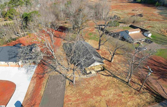 1736 Ezell Road, Chesnee, SC 29323