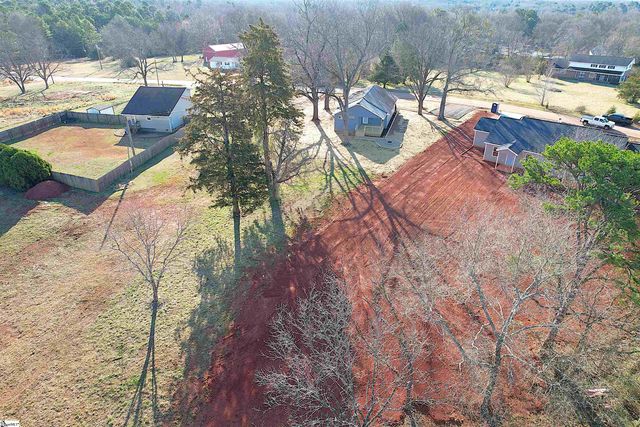 1736 Ezell Road, Chesnee, SC 29323