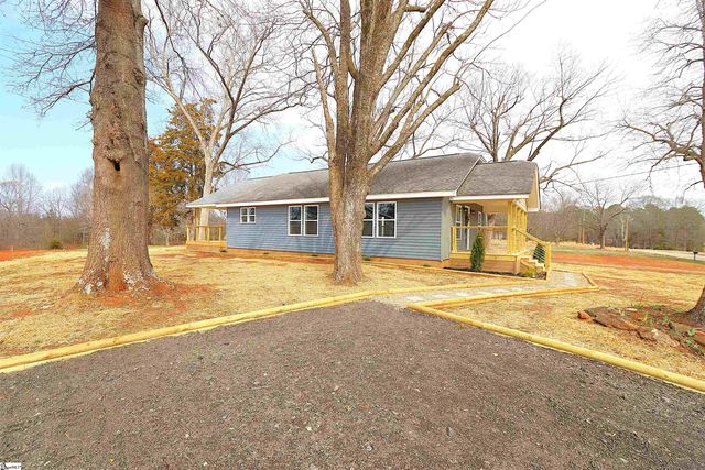 1736 Ezell Road, Chesnee, SC 29323