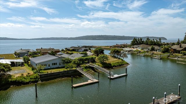 2169 Mariner Beach Drive, Oak Harbor, WA 98277