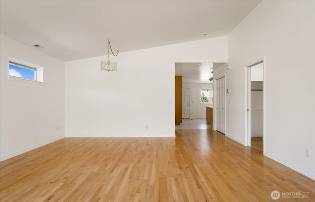 2169 Mariner Beach Drive, Oak Harbor, WA 98277