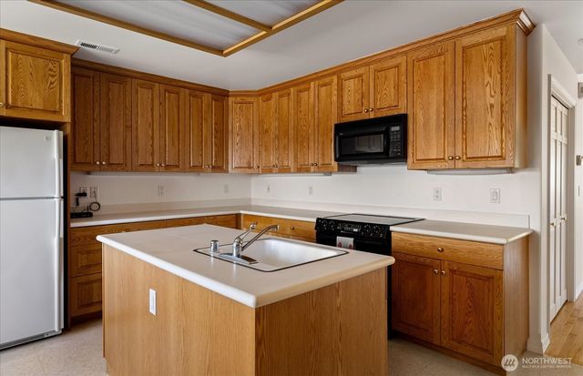 2169 Mariner Beach Drive, Oak Harbor, WA 98277