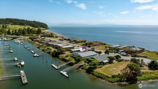 2169 Mariner Beach Drive, Oak Harbor, WA 98277