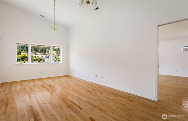 2169 Mariner Beach Drive, Oak Harbor, WA 98277