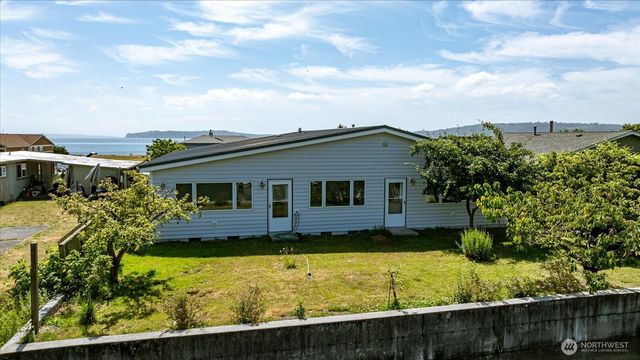 2169 Mariner Beach Drive, Oak Harbor, WA 98277