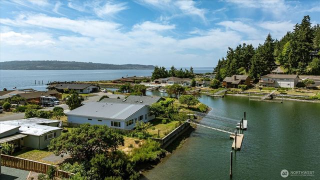 2169 Mariner Beach Drive, Oak Harbor, WA 98277