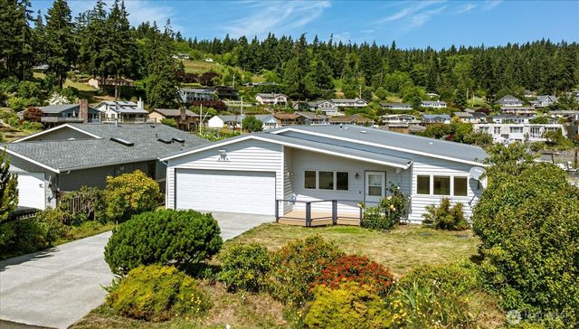 2169 Mariner Beach Drive, Oak Harbor, WA 98277