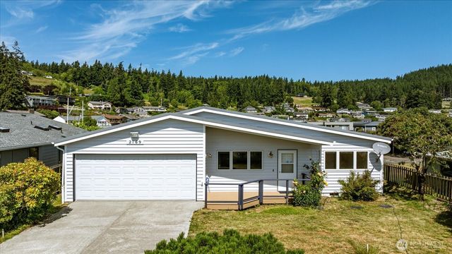 2169 Mariner Beach Drive, Oak Harbor, WA 98277