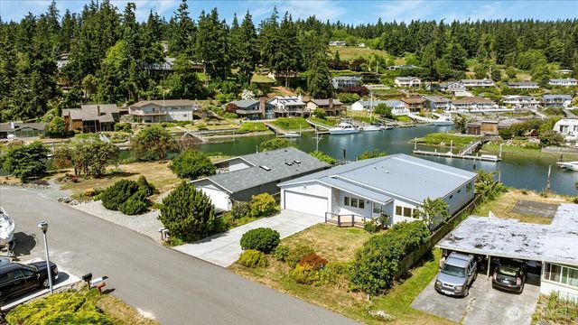 2169 Mariner Beach Drive, Oak Harbor, WA 98277