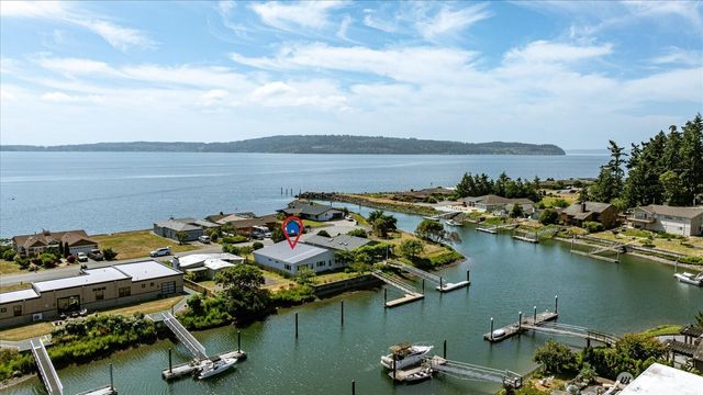 2169 Mariner Beach Drive, Oak Harbor, WA 98277