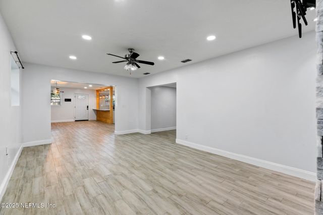 10342 BRIARCLIFF Road E, Jacksonville, FL 32218