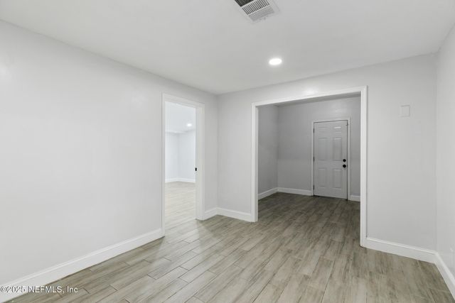 10342 BRIARCLIFF Road E, Jacksonville, FL 32218
