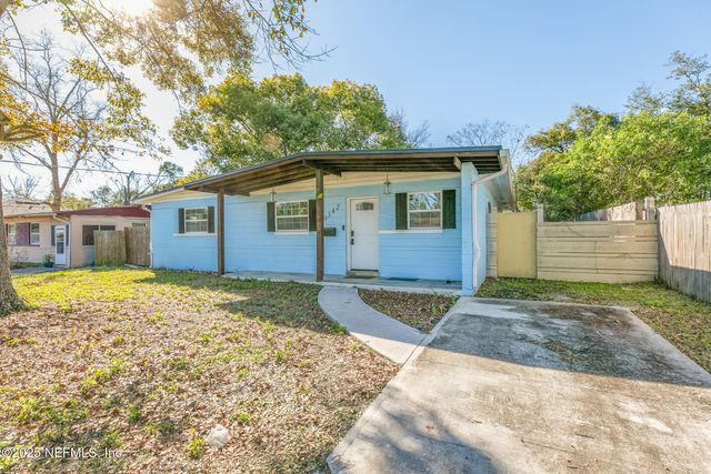 10342 BRIARCLIFF Road E, Jacksonville, FL 32218