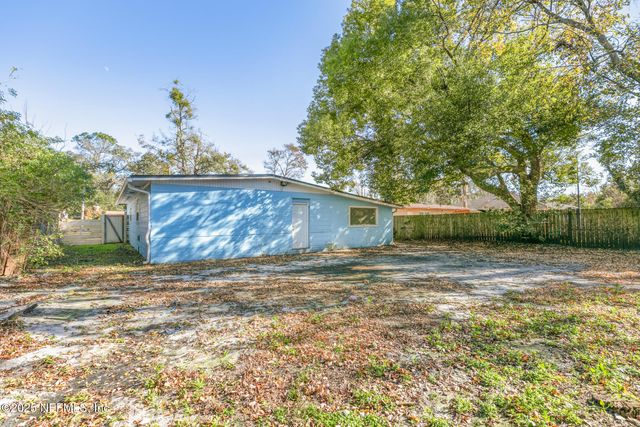 10342 BRIARCLIFF Road E, Jacksonville, FL 32218