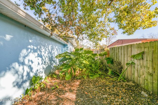 10342 BRIARCLIFF Road E, Jacksonville, FL 32218