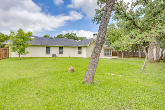 213 Mistletoe Lane, Keene, TX 76059