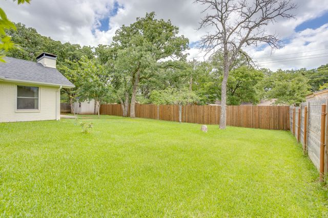 213 Mistletoe Lane, Keene, TX 76059
