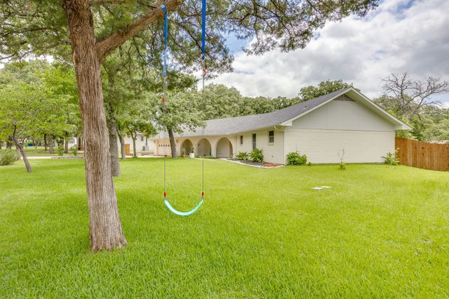 213 Mistletoe Lane, Keene, TX 76059