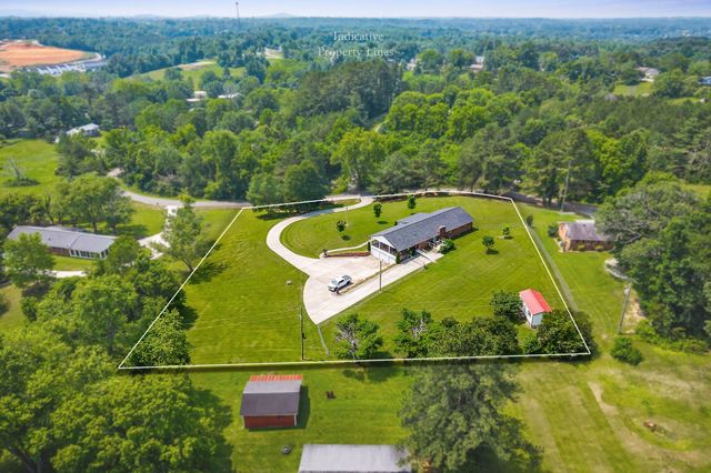 1069 McGregor Ln, Cookeville, TN 38501