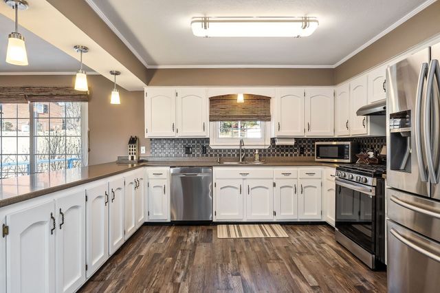 1069 McGregor Ln, Cookeville, TN 38501