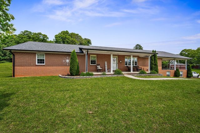 1069 McGregor Ln, Cookeville, TN 38501