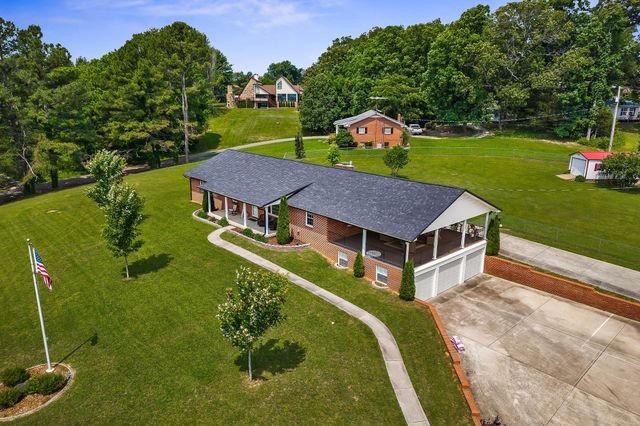 1069 McGregor Ln, Cookeville, TN 38501