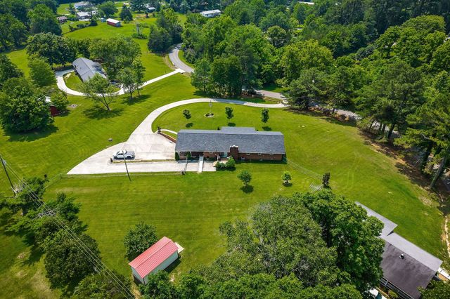 1069 McGregor Ln, Cookeville, TN 38501