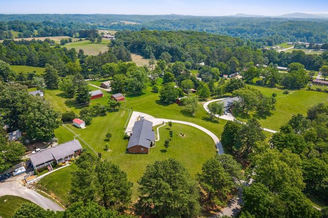 1069 McGregor Ln, Cookeville, TN 38501