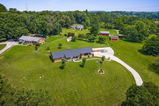 1069 McGregor Ln, Cookeville, TN 38501