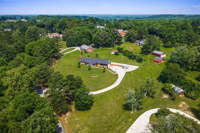 1069 McGregor Ln, Cookeville, TN 38501