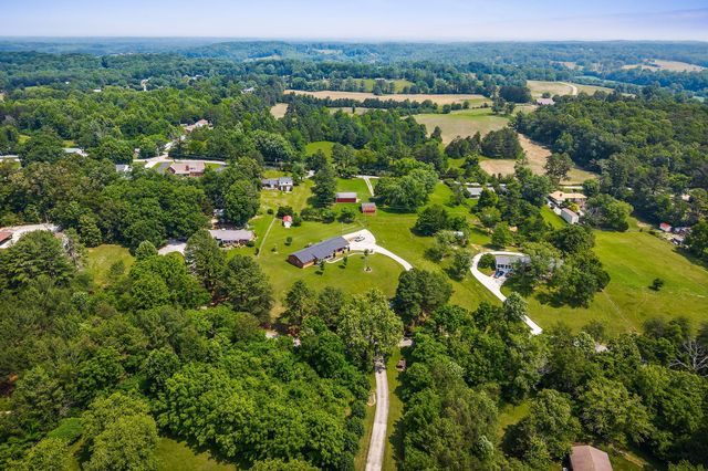 1069 McGregor Ln, Cookeville, TN 38501