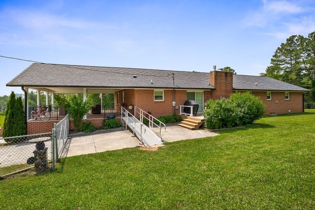 1069 McGregor Ln, Cookeville, TN 38501