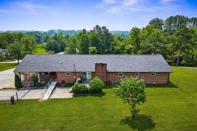1069 McGregor Ln, Cookeville, TN 38501