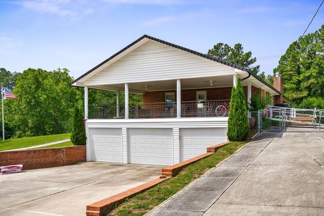 1069 McGregor Ln, Cookeville, TN 38501