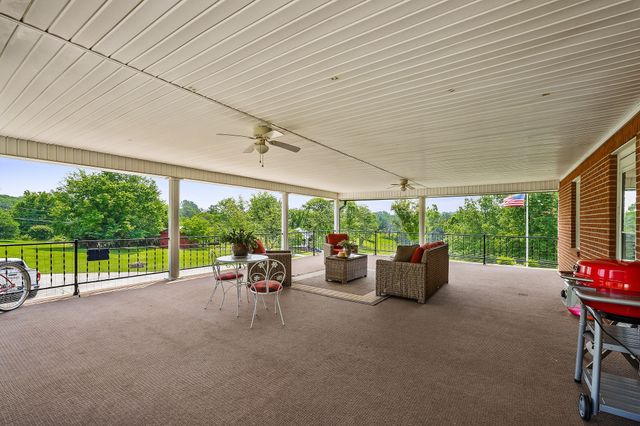 1069 McGregor Ln, Cookeville, TN 38501