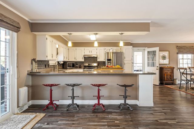 1069 McGregor Ln, Cookeville, TN 38501