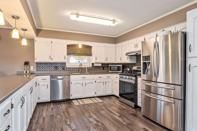 1069 McGregor Ln, Cookeville, TN 38501