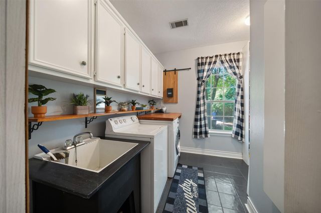 403 Westbrook Street, Pinehurst, TX 77362
