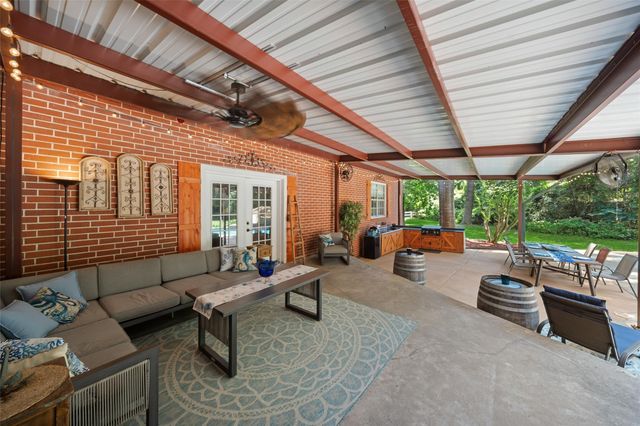 403 Westbrook Street, Pinehurst, TX 77362