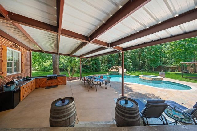 403 Westbrook Street, Pinehurst, TX 77362