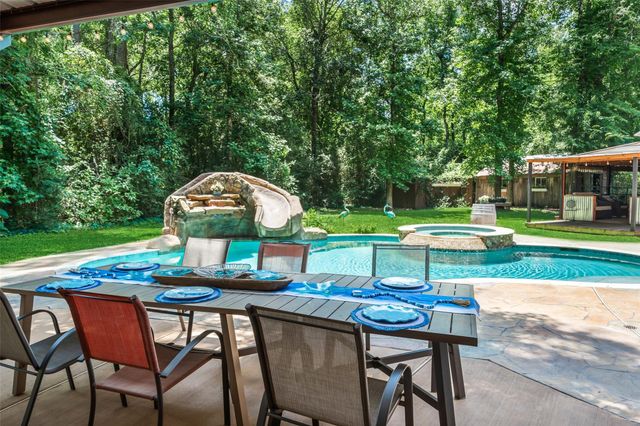 403 Westbrook Street, Pinehurst, TX 77362