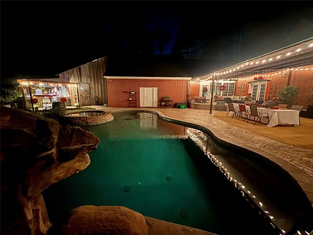403 Westbrook Street, Pinehurst, TX 77362