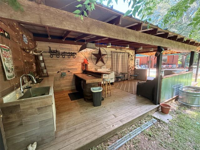 403 Westbrook Street, Pinehurst, TX 77362