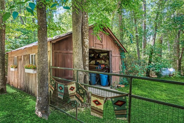 403 Westbrook Street, Pinehurst, TX 77362