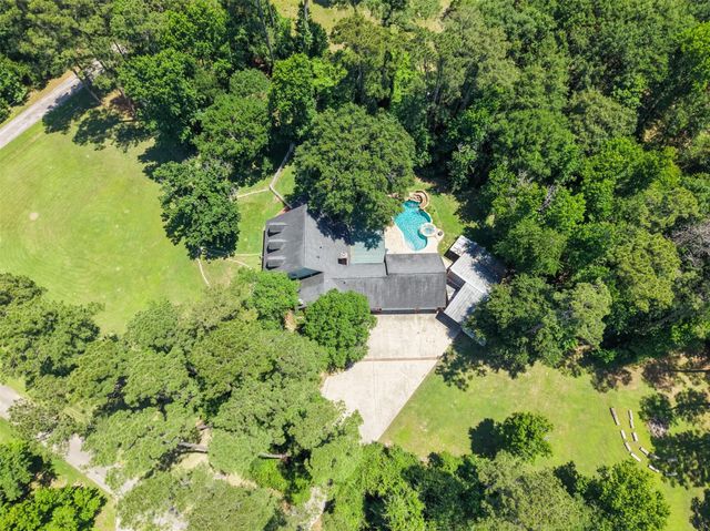 403 Westbrook Street, Pinehurst, TX 77362