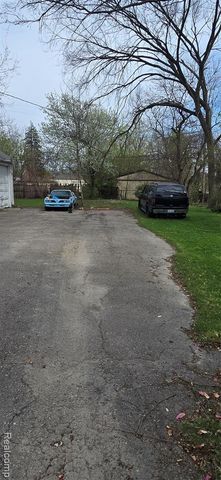 16130 Five Points Street, Redford, MI 48240