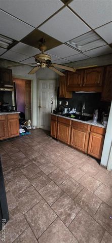 16130 Five Points Street, Redford, MI 48240