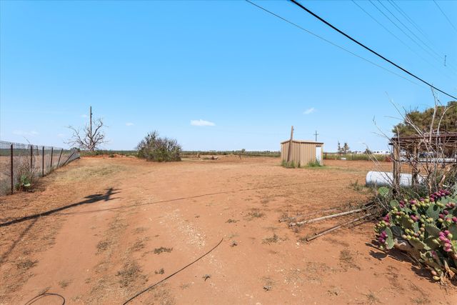 835 US Highway 385, Levelland, TX 79336